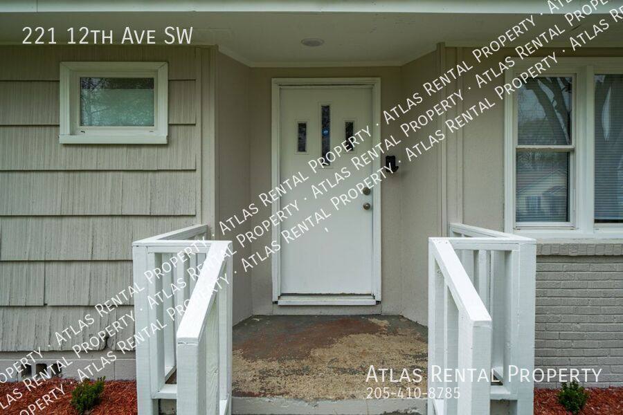 House for rent at 221 12th Ave SW, Decatur, AL 35601