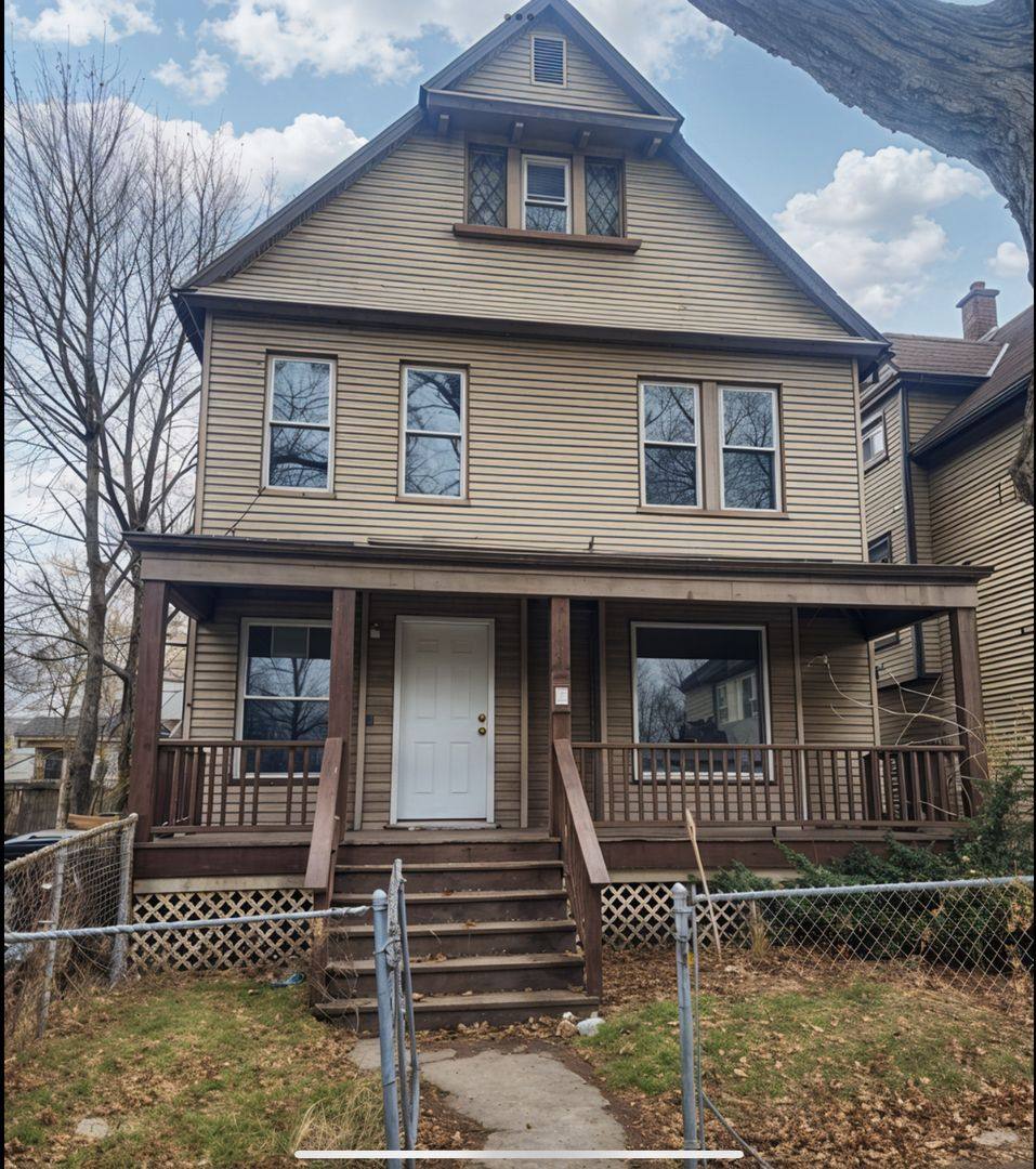 House for rent at 1365 E 89 St, Cleveland, OH 44106