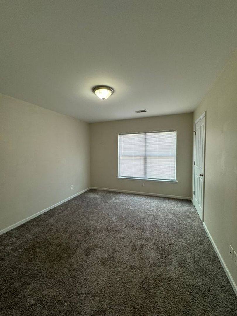 House for rent at 670 Summer Hill Way, Richmond Hill, GA 31324
