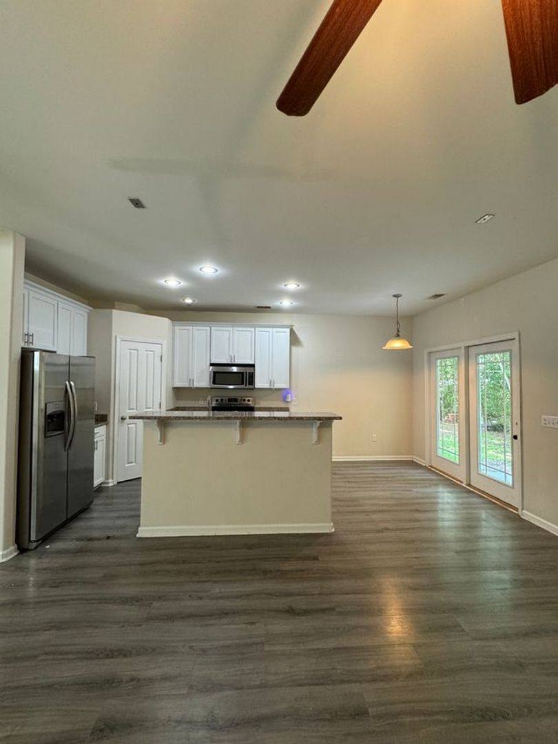 House for rent at 670 Summer Hill Way, Richmond Hill, GA 31324