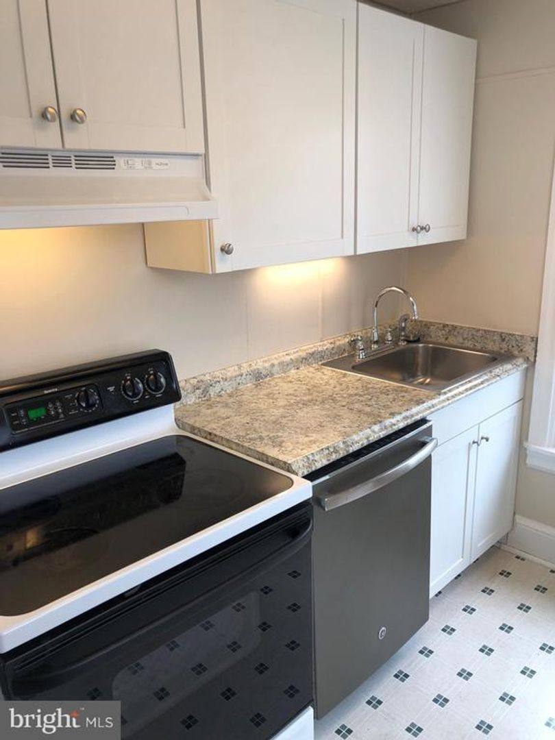 Apartment for rent at 116 E Locust St - 2nd Floor, Mechanicsburg, PA 17055