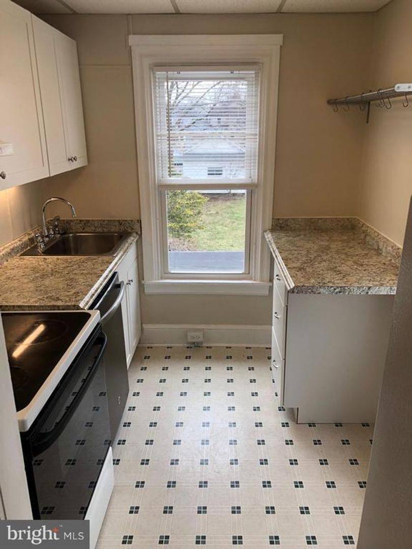 Apartment for rent at 116 E Locust St - 2nd Floor, Mechanicsburg, PA 17055