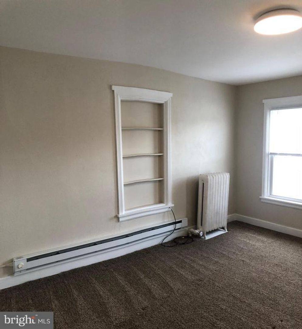 Apartment for rent at 116 E Locust St - 2nd Floor, Mechanicsburg, PA 17055