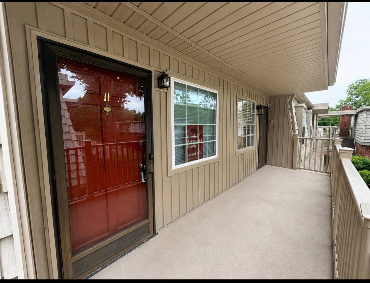 Condo for rent at 3816-H Country Club Rd, Winston Salem, NC 27104