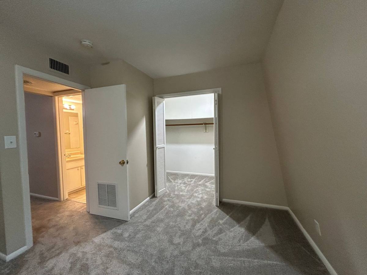 Condo for rent at 3816-H Country Club Rd, Winston Salem, NC 27104