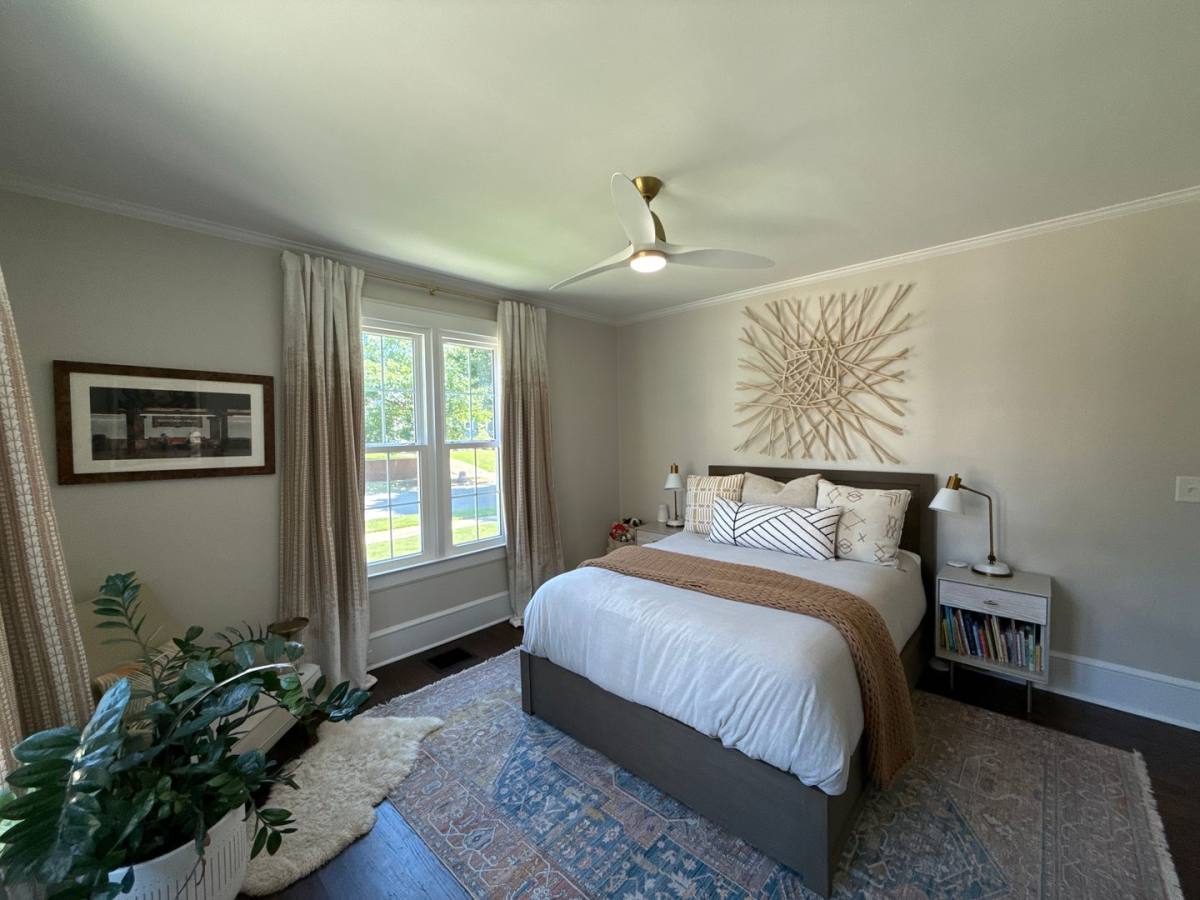 House for rent at 2016 Lombardy Circle, Charlotte, NC 28203