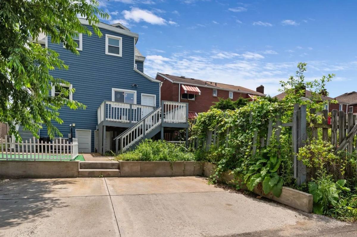 House for rent at 637 Bigelow St, Pittsburgh, PA 15207