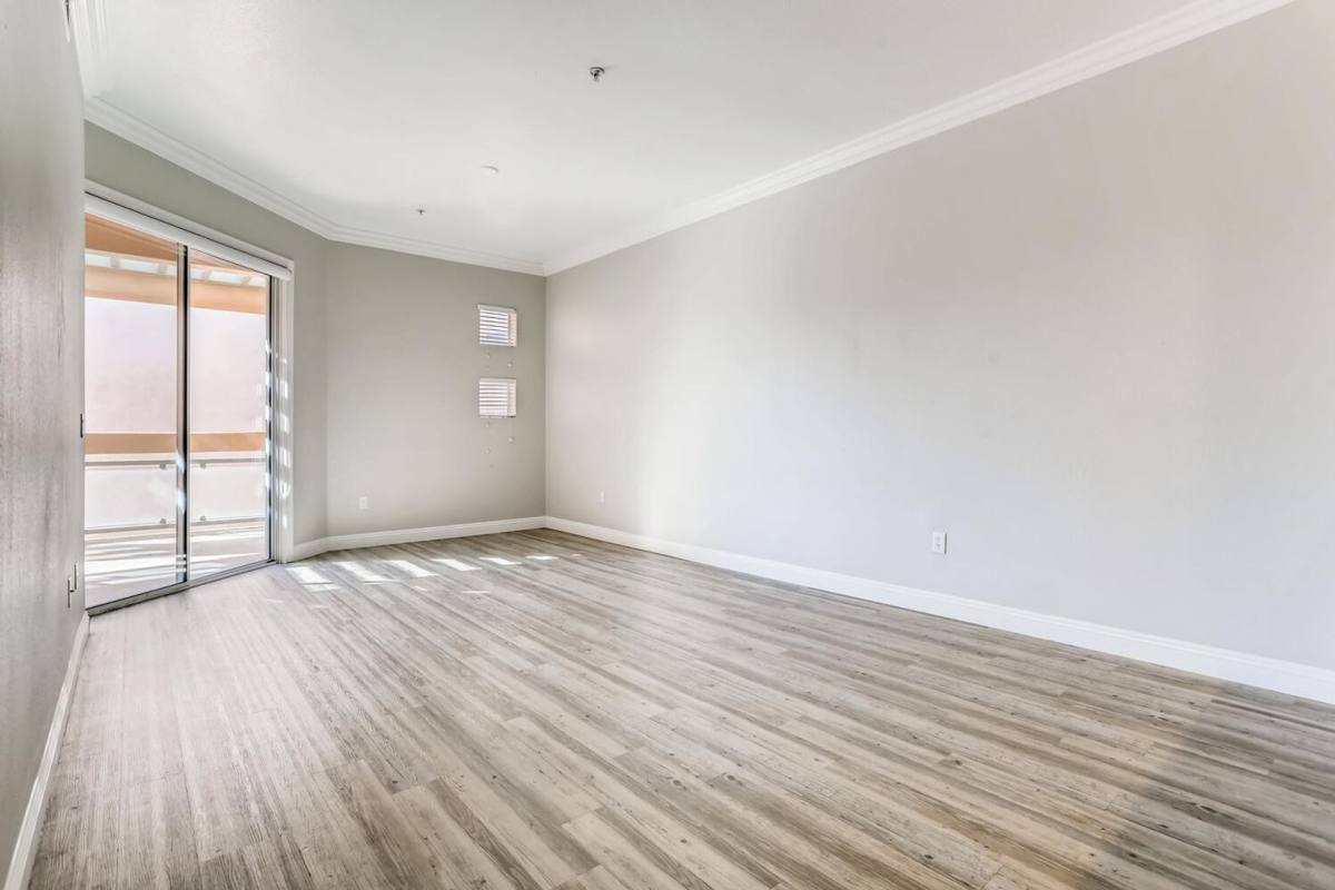 Condo for rent at 19 E Agate Ave, Las Vegas, NV 89123