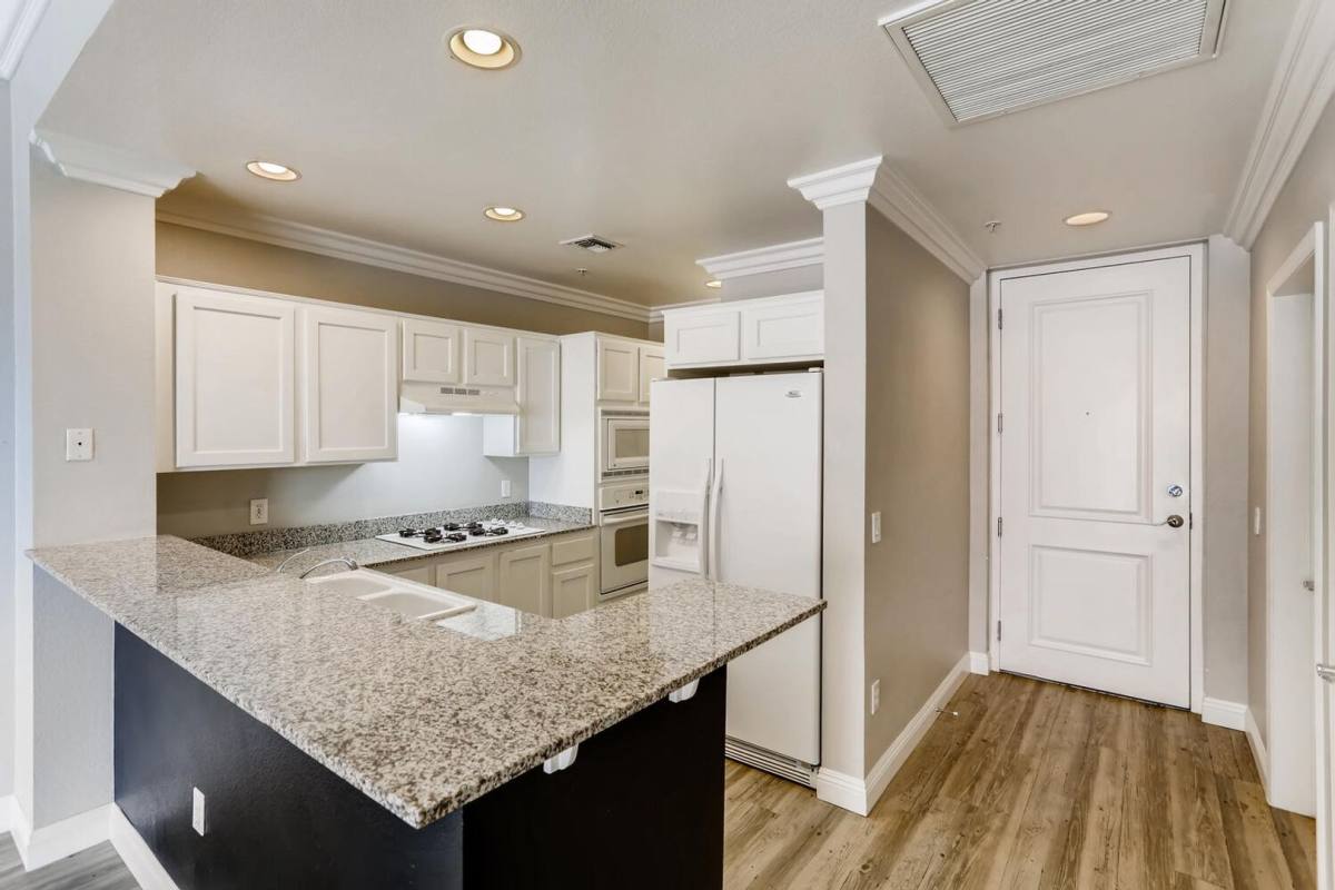 Condo for rent at 19 E Agate Ave, Las Vegas, NV 89123