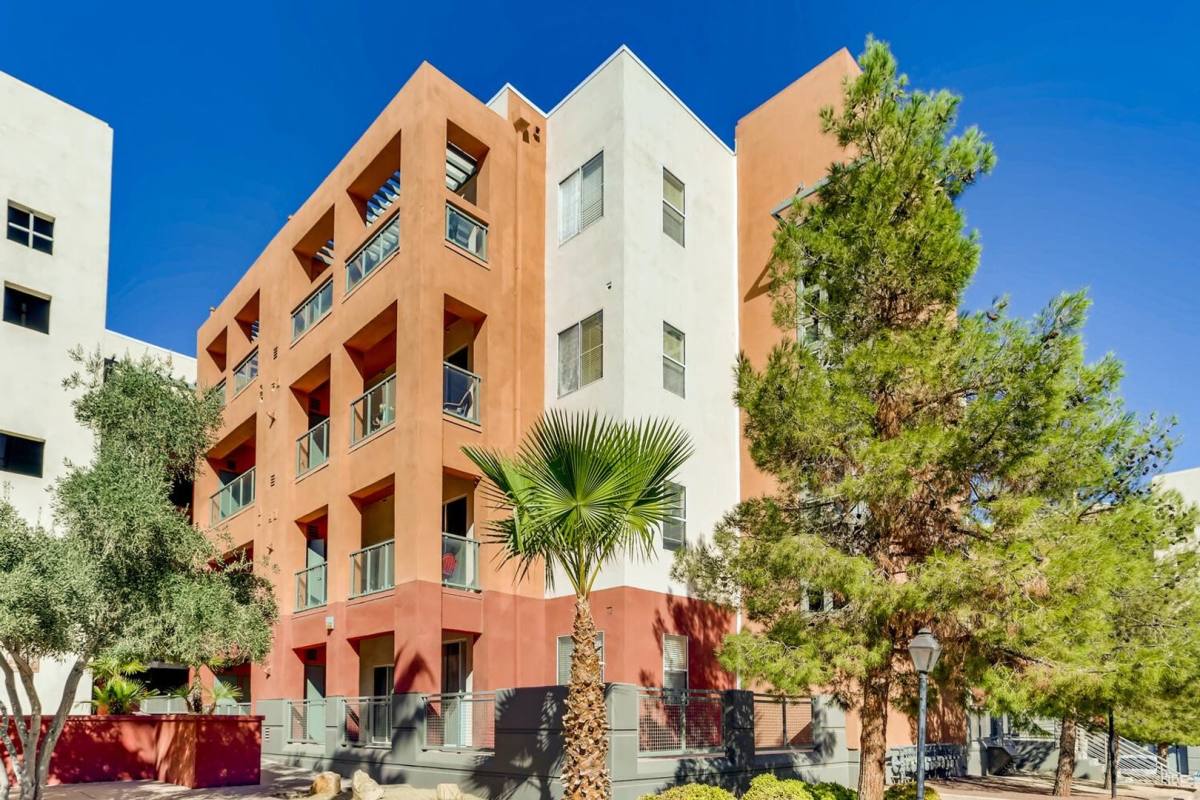 Condo for rent at 19 E Agate Ave, Las Vegas, NV 89123