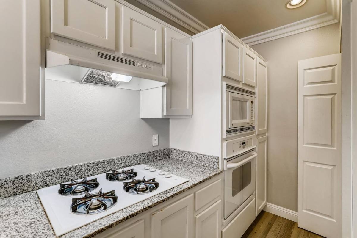Condo for rent at 19 E Agate Ave, Las Vegas, NV 89123