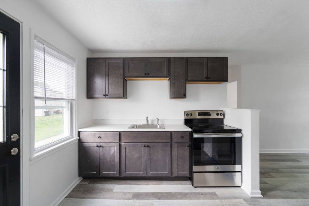 Townhouse for rent at 30 Midland Heights Circle E, Midland, PA 15059