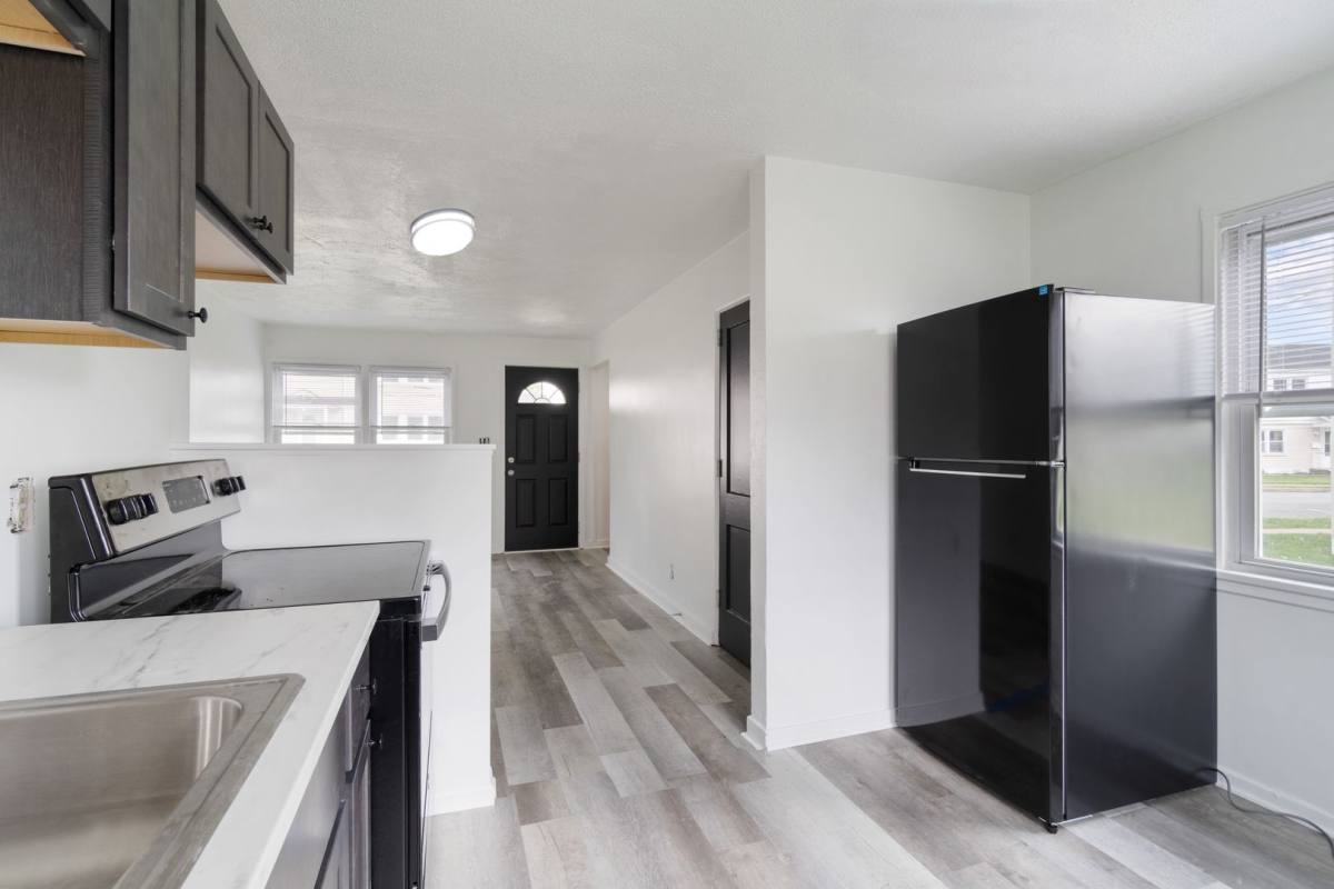 Townhouse for rent at 30 Midland Heights Circle E, Midland, PA 15059