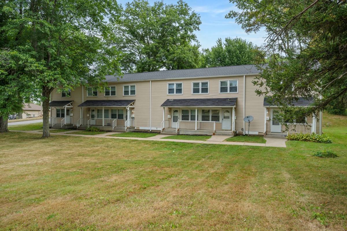 Townhouse for rent at 50 Midland Heights Circle #B, Midland, PA 15059