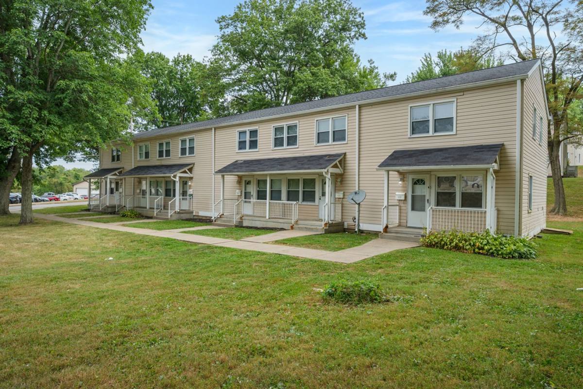 Townhouse for rent at 50 Midland Heights Circle #B, Midland, PA 15059