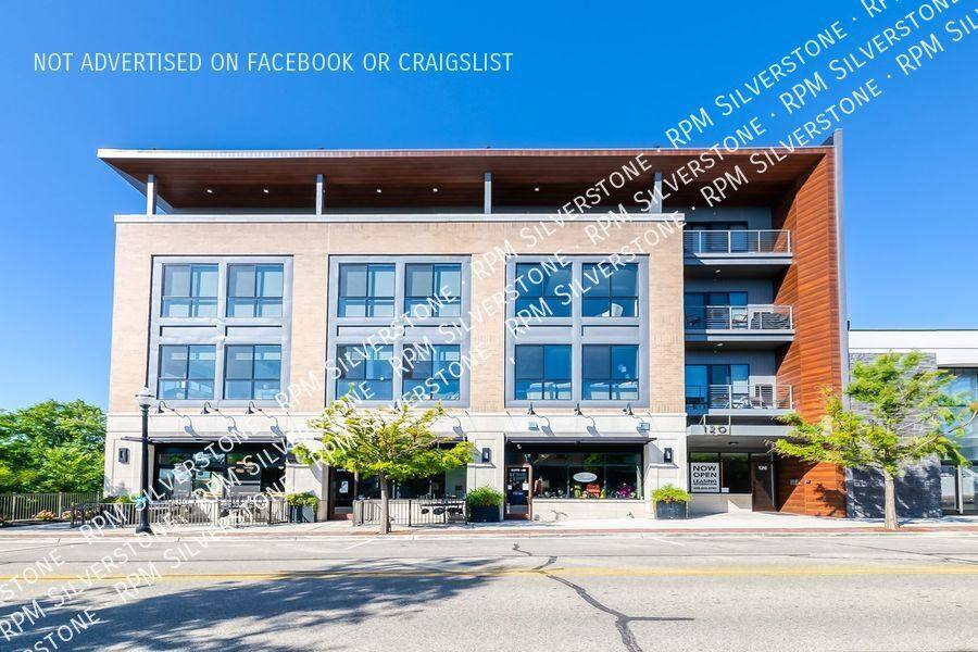 Apartment for rent at 120 S Broadway #300, Lake Orion, MI 48362