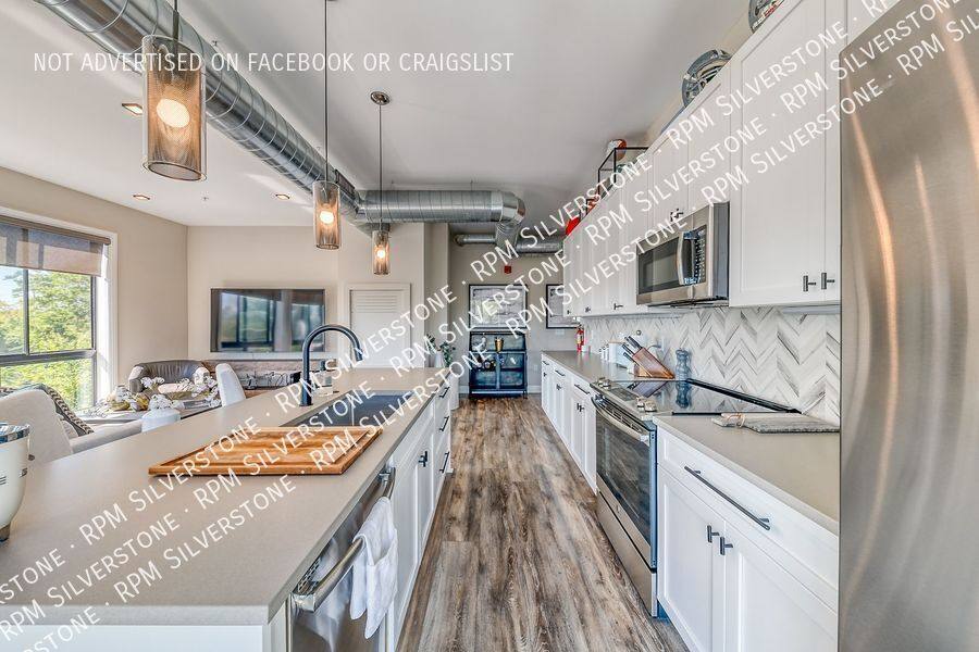 Apartment for rent at 120 S Broadway #300, Lake Orion, MI 48362