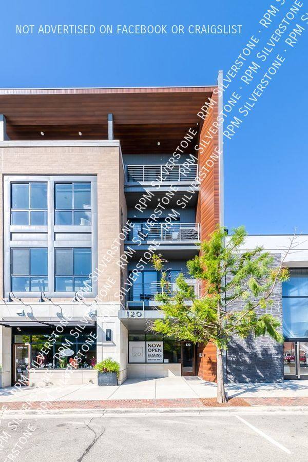 Apartment for rent at 120 S Broadway #300, Lake Orion, MI 48362