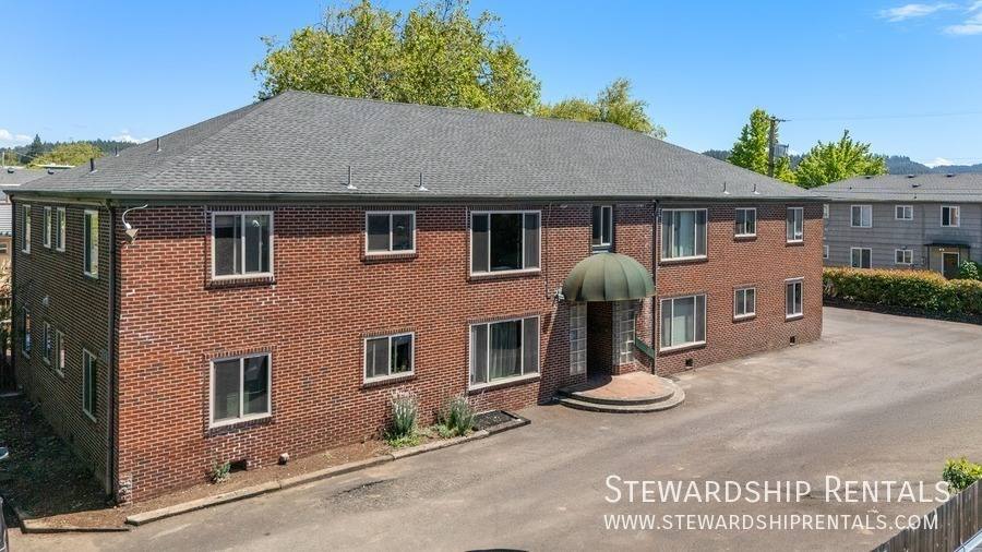 Apartment for rent at 350 E 18th Ave #4, Eugene, OR 97401