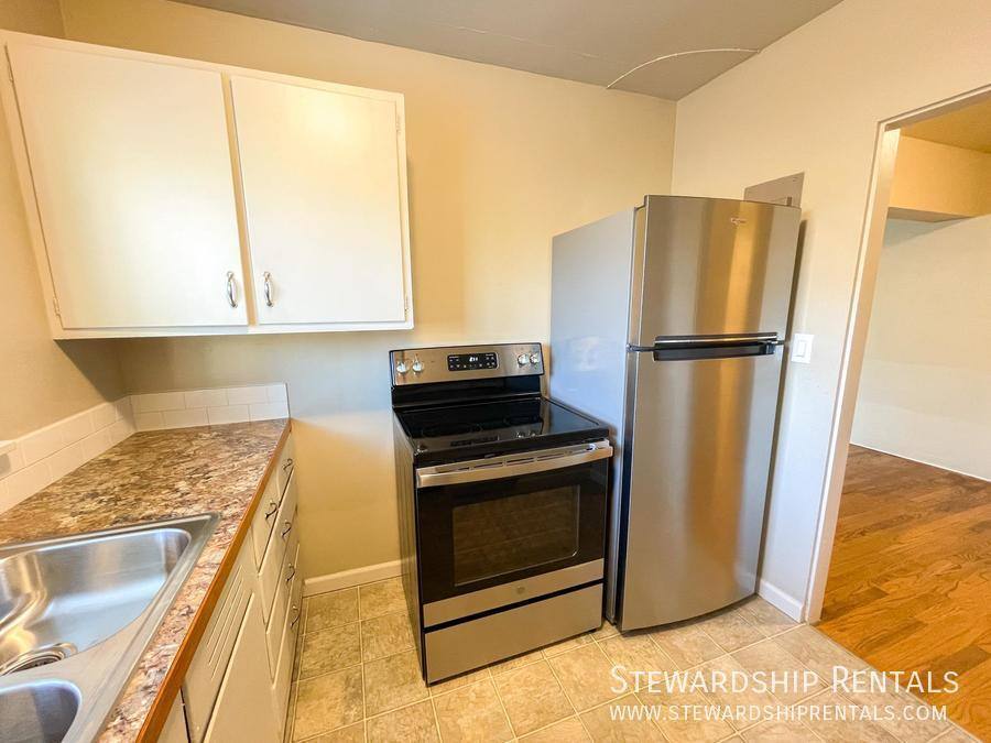 Apartment for rent at 350 E 18th Ave #4, Eugene, OR 97401
