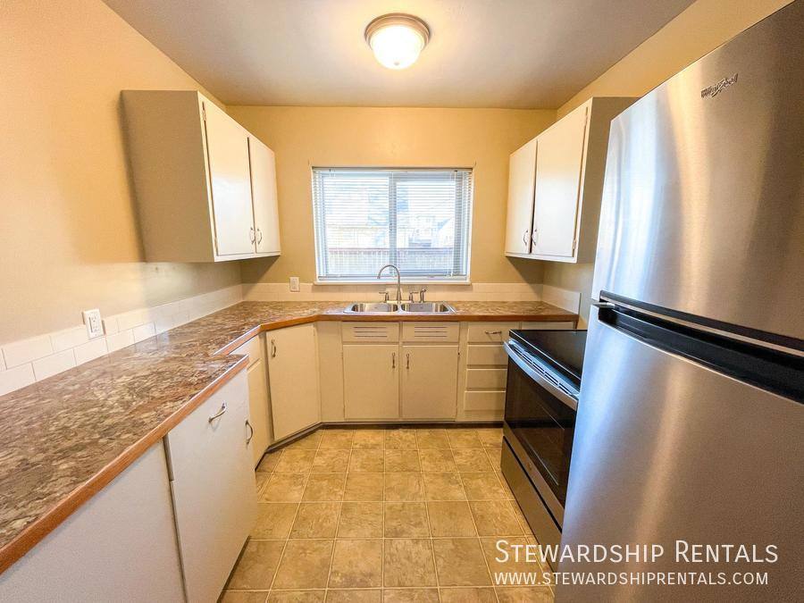 Apartment for rent at 350 E 18th Ave #4, Eugene, OR 97401