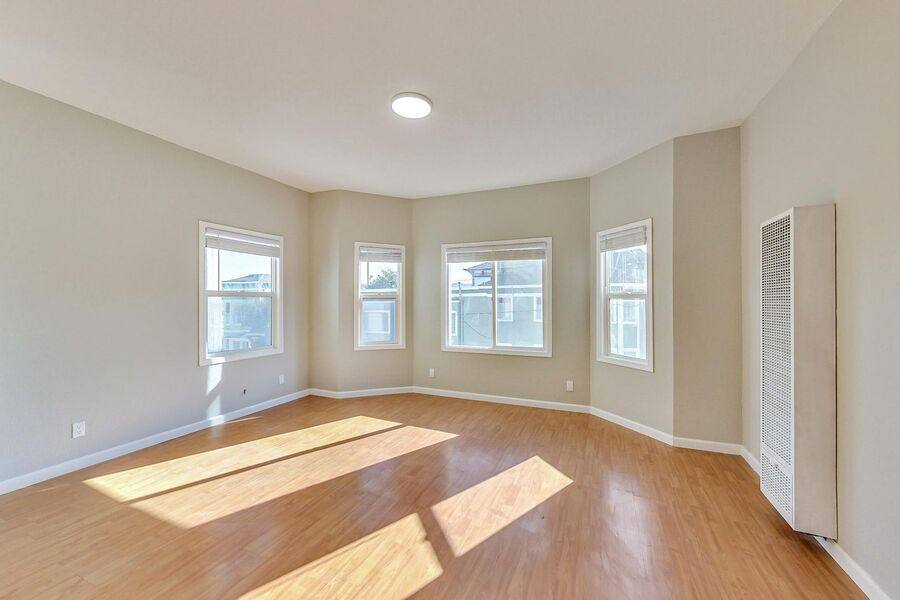 Apartment for rent at 1000 18th St #8, Oakland, CA 94607
