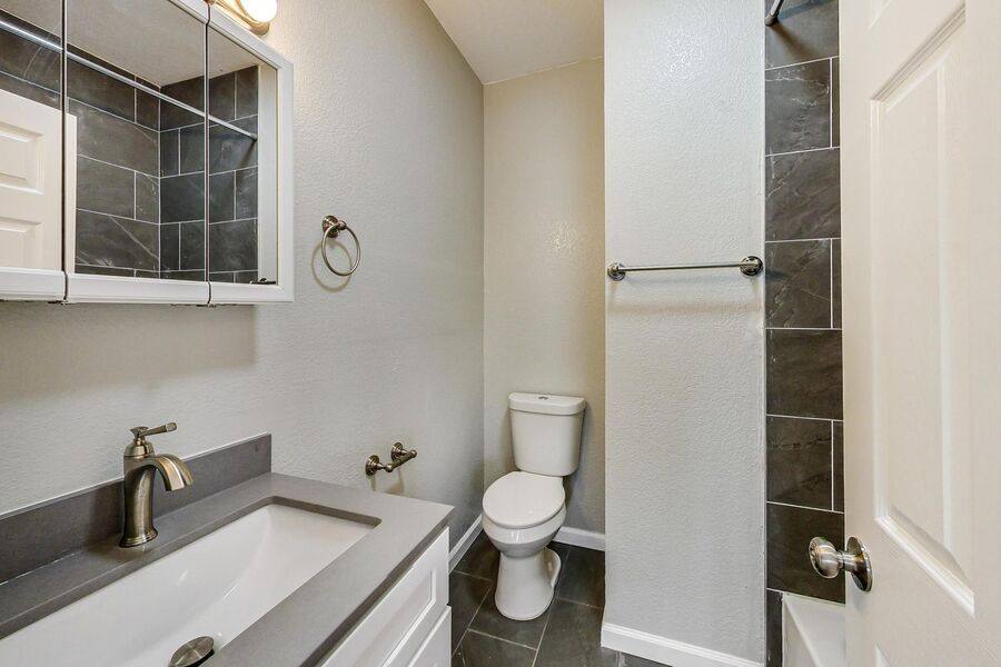 Apartment for rent at 1000 18th St #8, Oakland, CA 94607