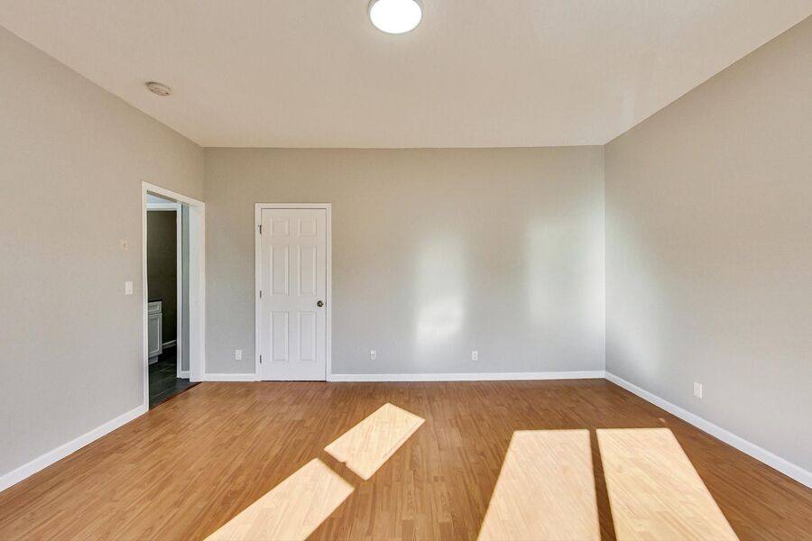 Apartment for rent at 1000 18th St #8, Oakland, CA 94607