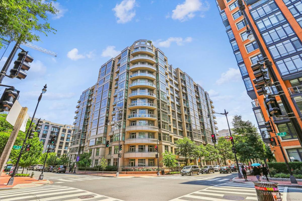 Condo for rent at 811 4th St NW, Washington, DC 20001