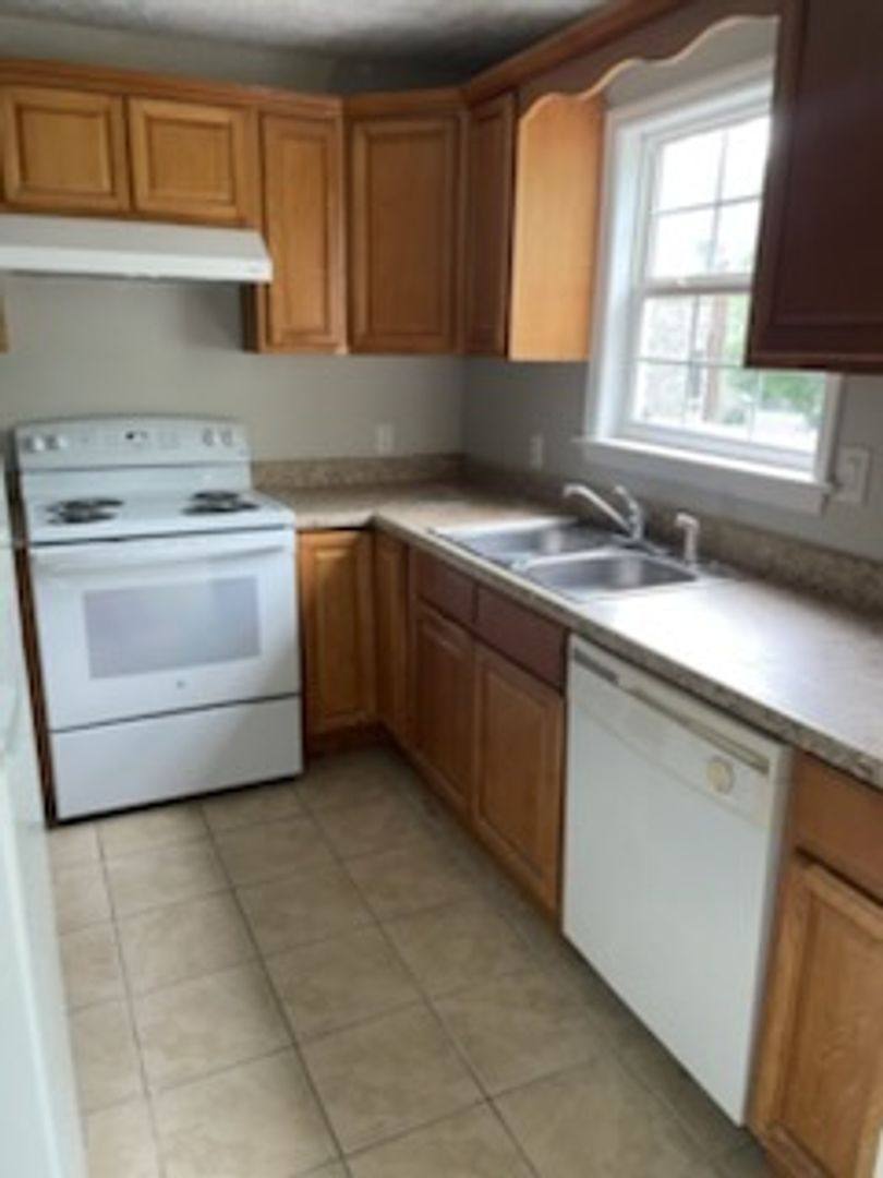 Apartment for rent at 3228 Kanawha Terrace, Saint Albans, WV 25177