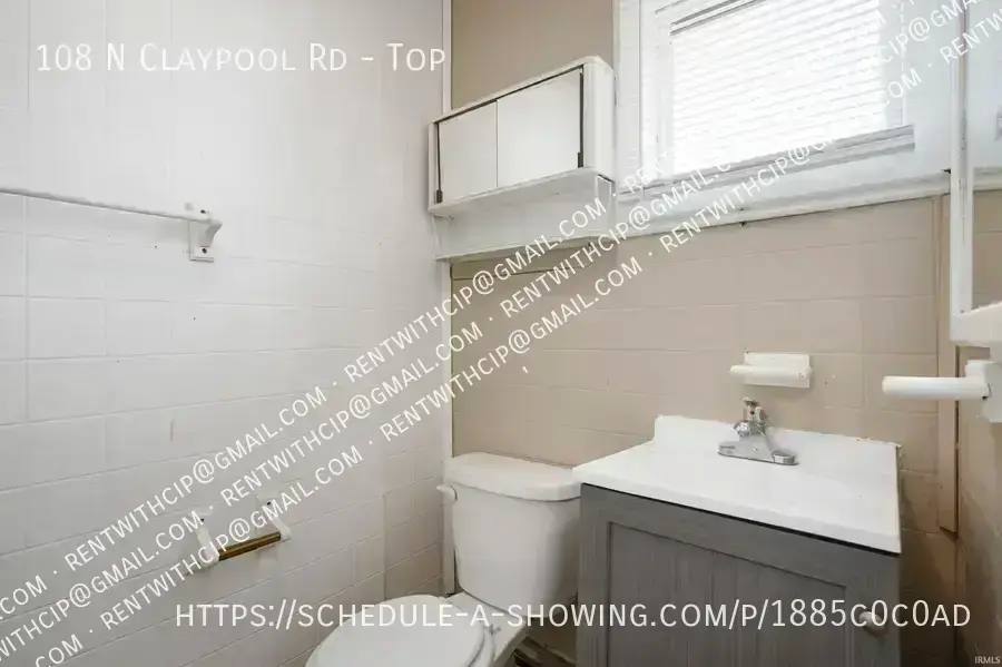 Apartment for rent at 108 N Claypool Rd #TOP, Muncie, IN 47303