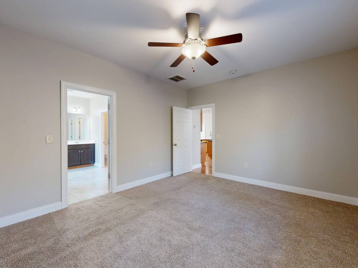 House for rent at 176 Garrett Dr, Eatonton, GA 31024