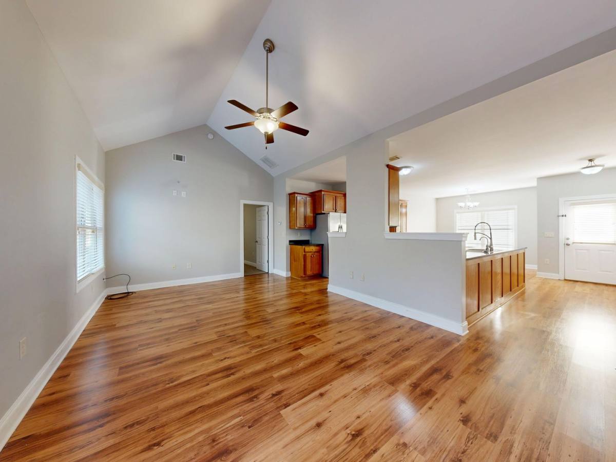 House for rent at 176 Garrett Dr, Eatonton, GA 31024
