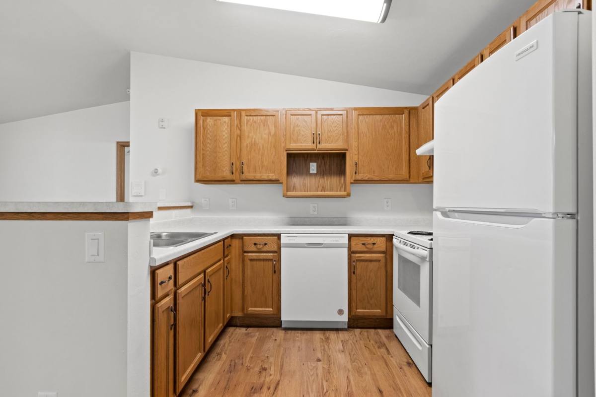 Apartment for rent at 1516 & 1518 Redstone Trail, Green Bay, WI 54313