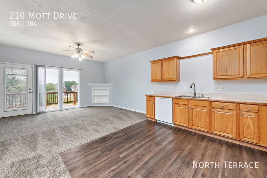 Townhouse for rent at 210 Mott Dr, Raymore, MO 64083