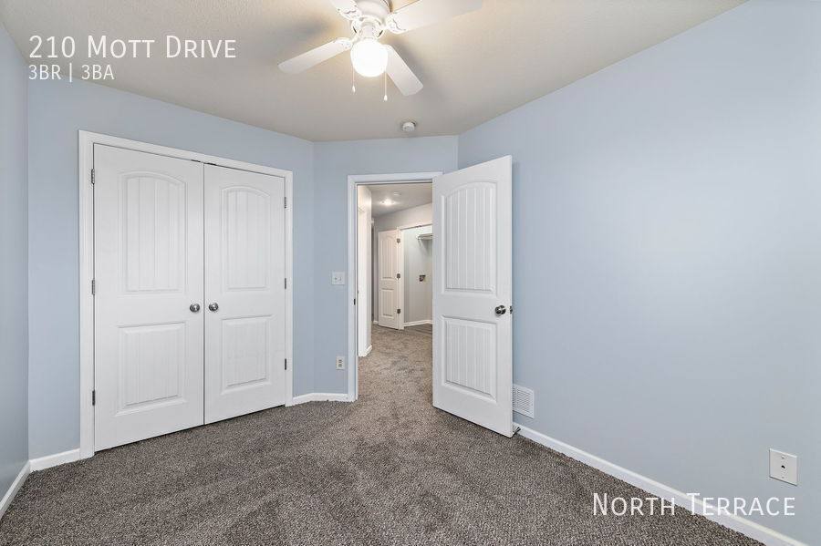 Townhouse for rent at 210 Mott Dr, Raymore, MO 64083
