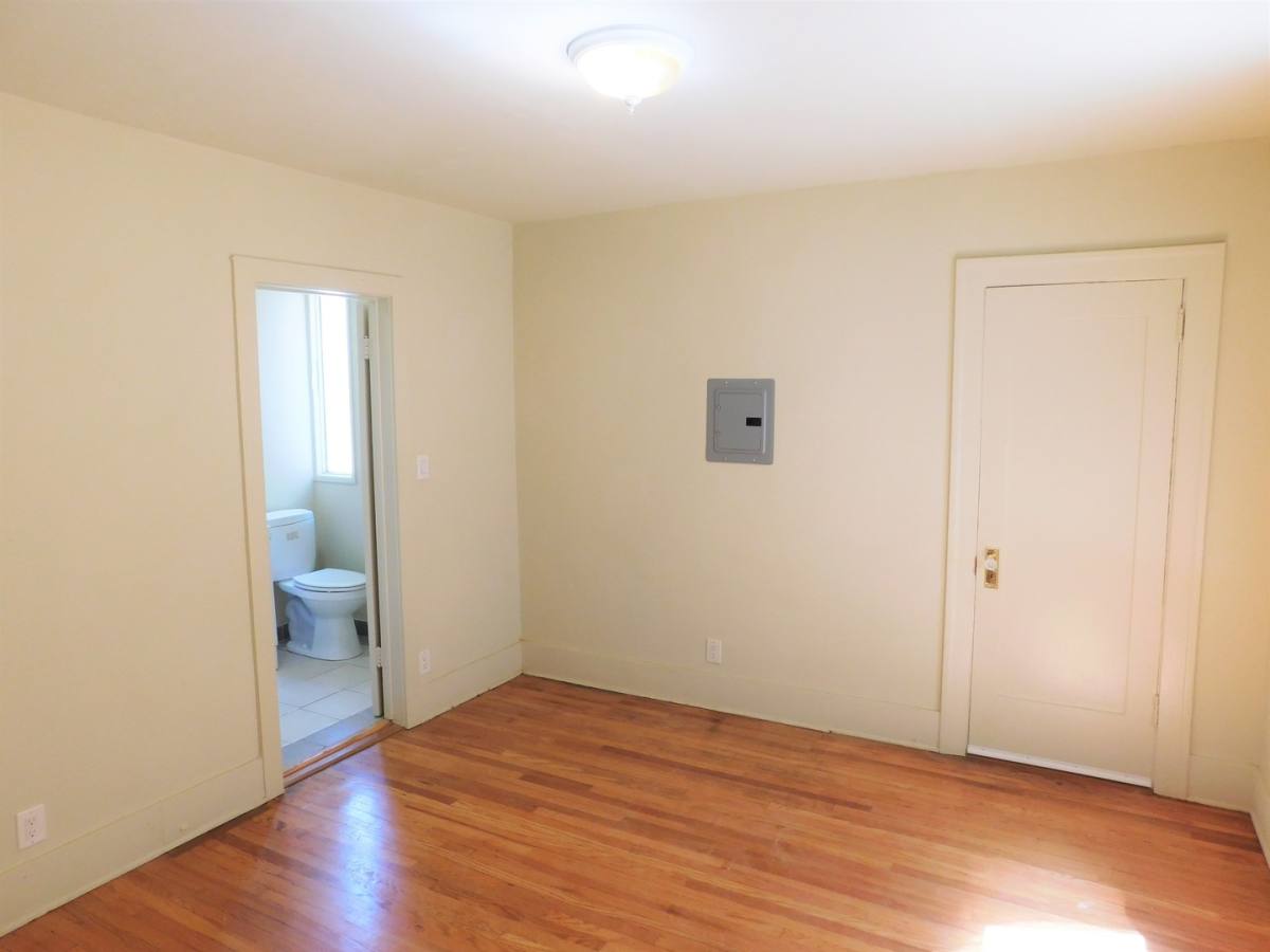 Apartment for rent at 1250 E Villa St, Pasadena, CA 91106