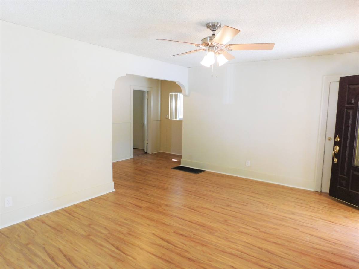 Apartment for rent at 1250 E Villa St, Pasadena, CA 91106