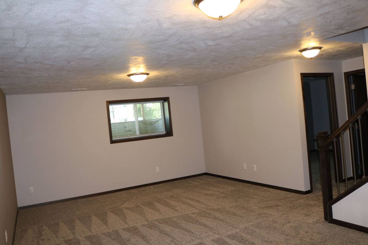 Townhouse for rent at 3518 S Outfield Circle, Sioux Falls, SD 57110