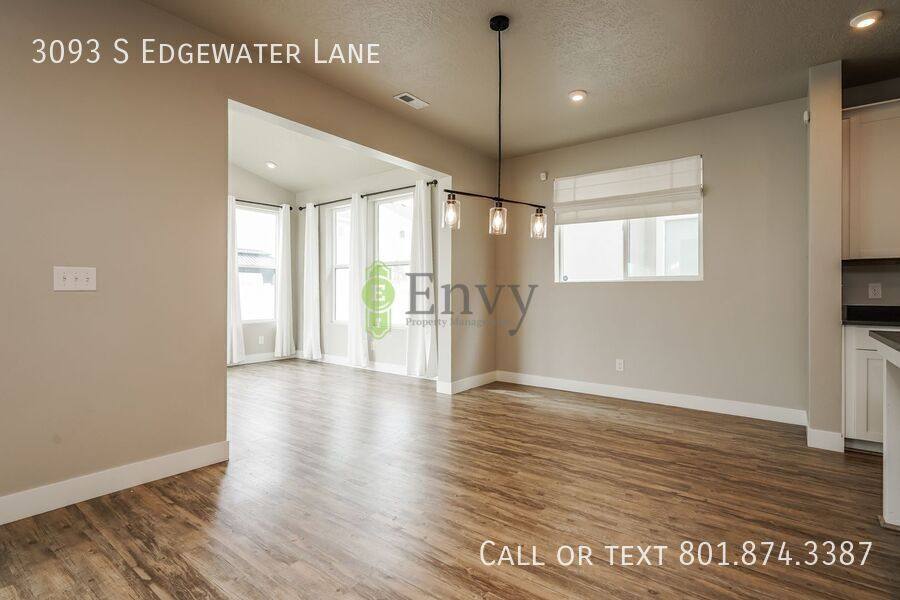 House for rent at 3093 S Edgewater Lane, Syracuse, UT 84075