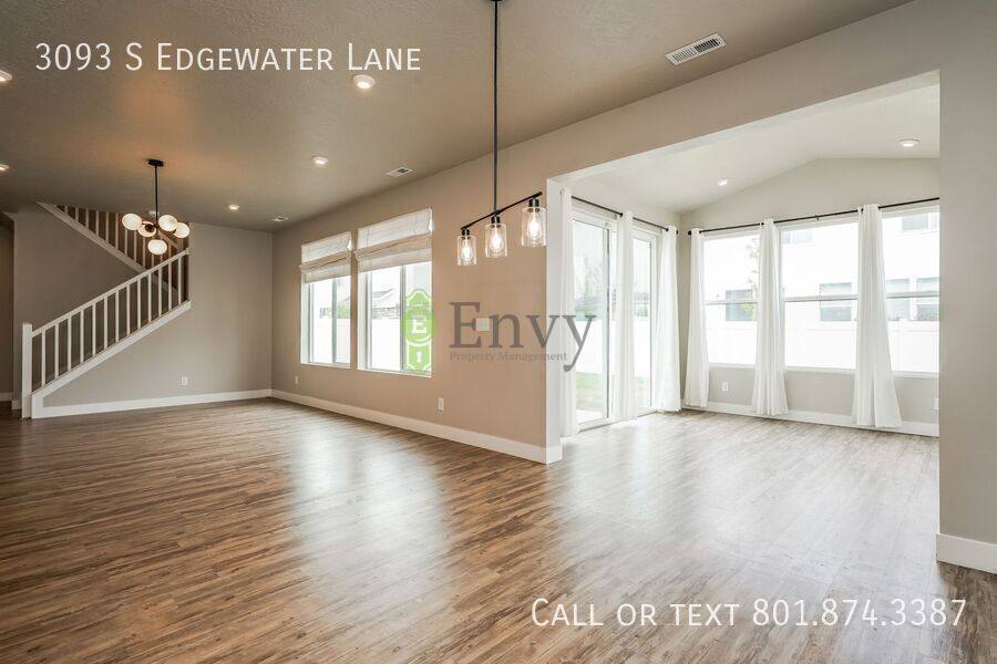 House for rent at 3093 S Edgewater Lane, Syracuse, UT 84075