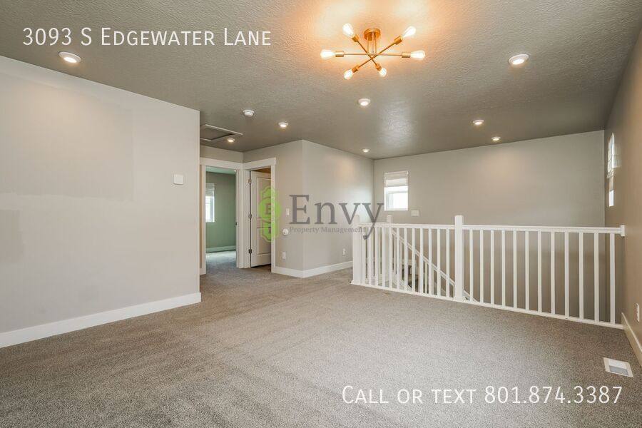 House for rent at 3093 S Edgewater Lane, Syracuse, UT 84075