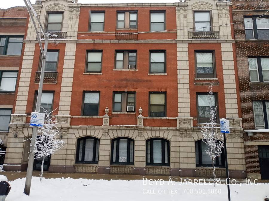 Apartment for rent at 5325 S Cornell Ave #404, Chicago, IL 60615
