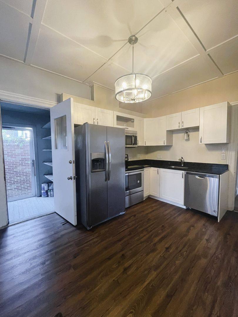 Apartment for rent at 401 S Division St, Ann Arbor, MI 48104