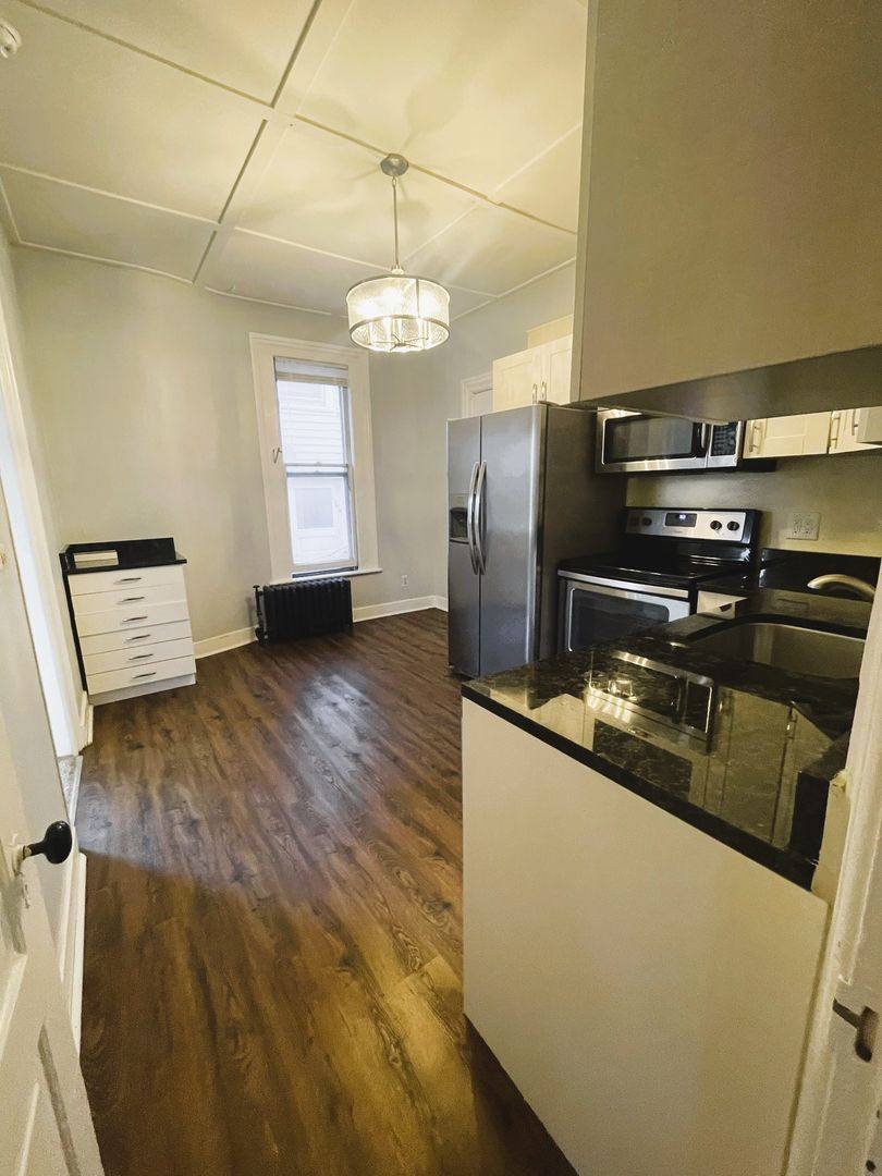 Apartment for rent at 401 S Division St, Ann Arbor, MI 48104