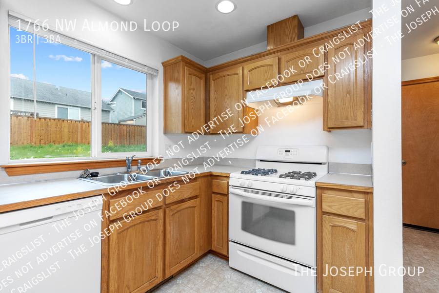 House for rent at 1766 NW Almond Loop, Oak Harbor, WA 98277