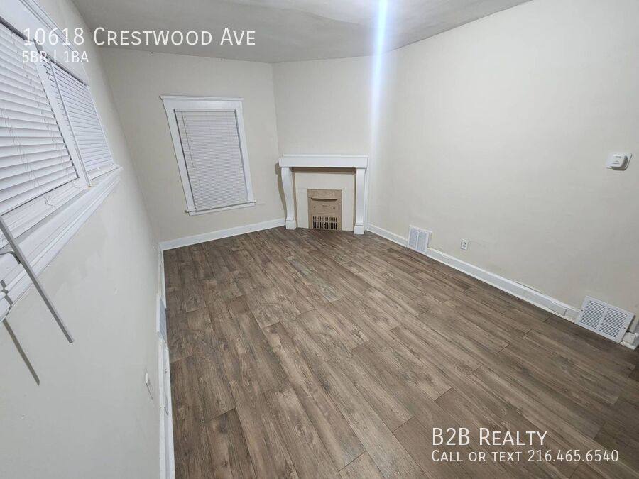 Apartment for rent at 10618 Crestwood Ave, Cleveland, OH 44104