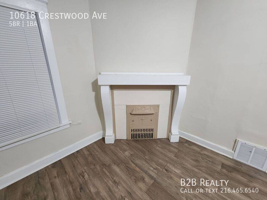 Apartment for rent at 10618 Crestwood Ave, Cleveland, OH 44104