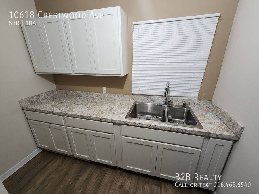 Apartment for rent at 10618 Crestwood Ave, Cleveland, OH 44104