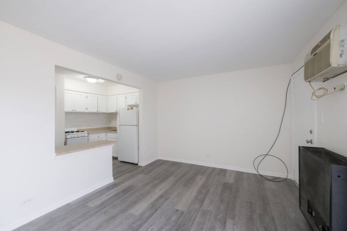 Apartment for rent at 15311-15 Knox Ave, Oak Forest, IL 60452